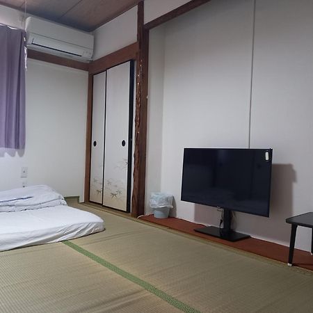 Lucky House Guest House โอซาก้า ภายนอก รูปภาพ