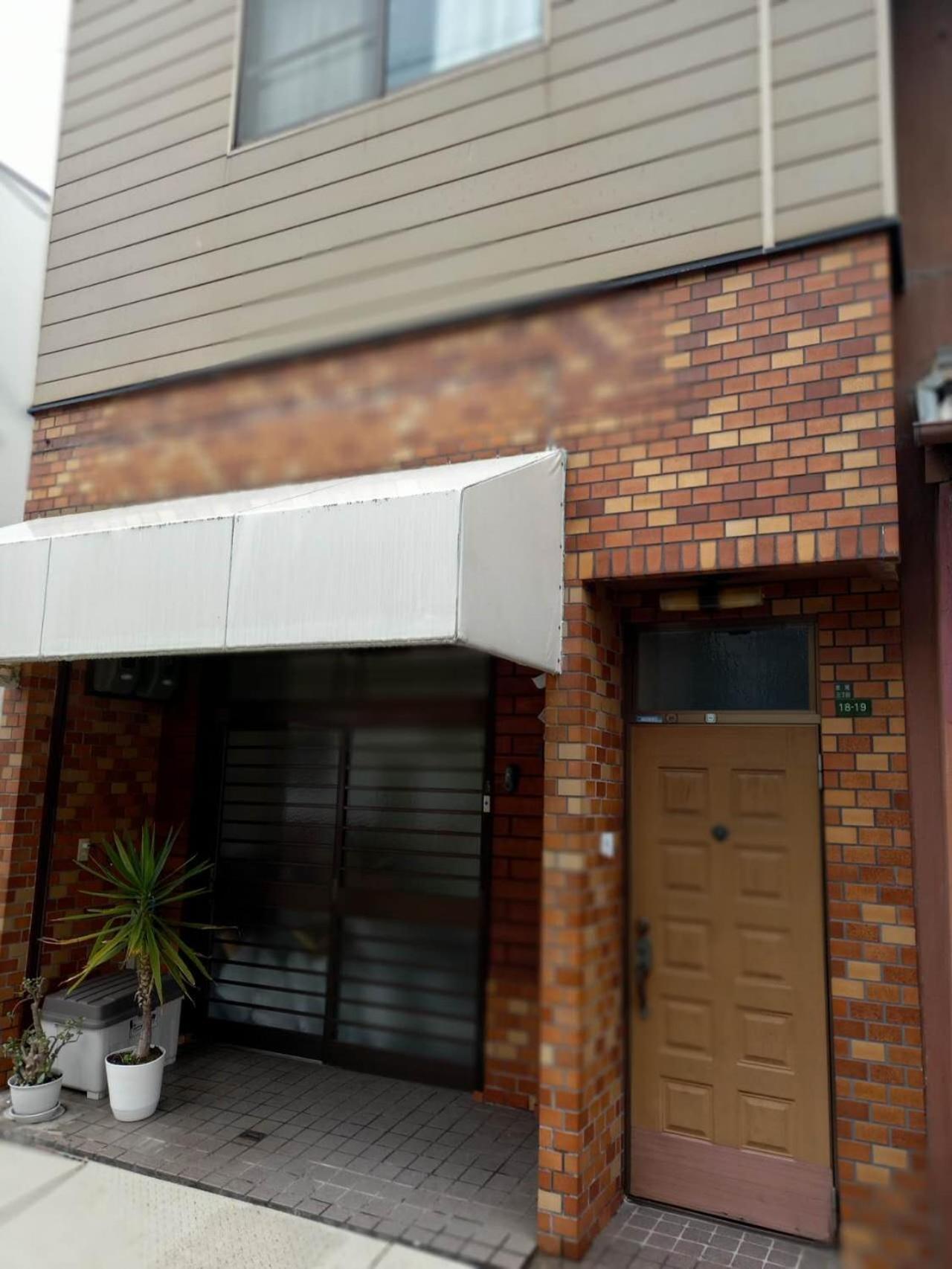 Lucky House Guest House โอซาก้า ภายนอก รูปภาพ