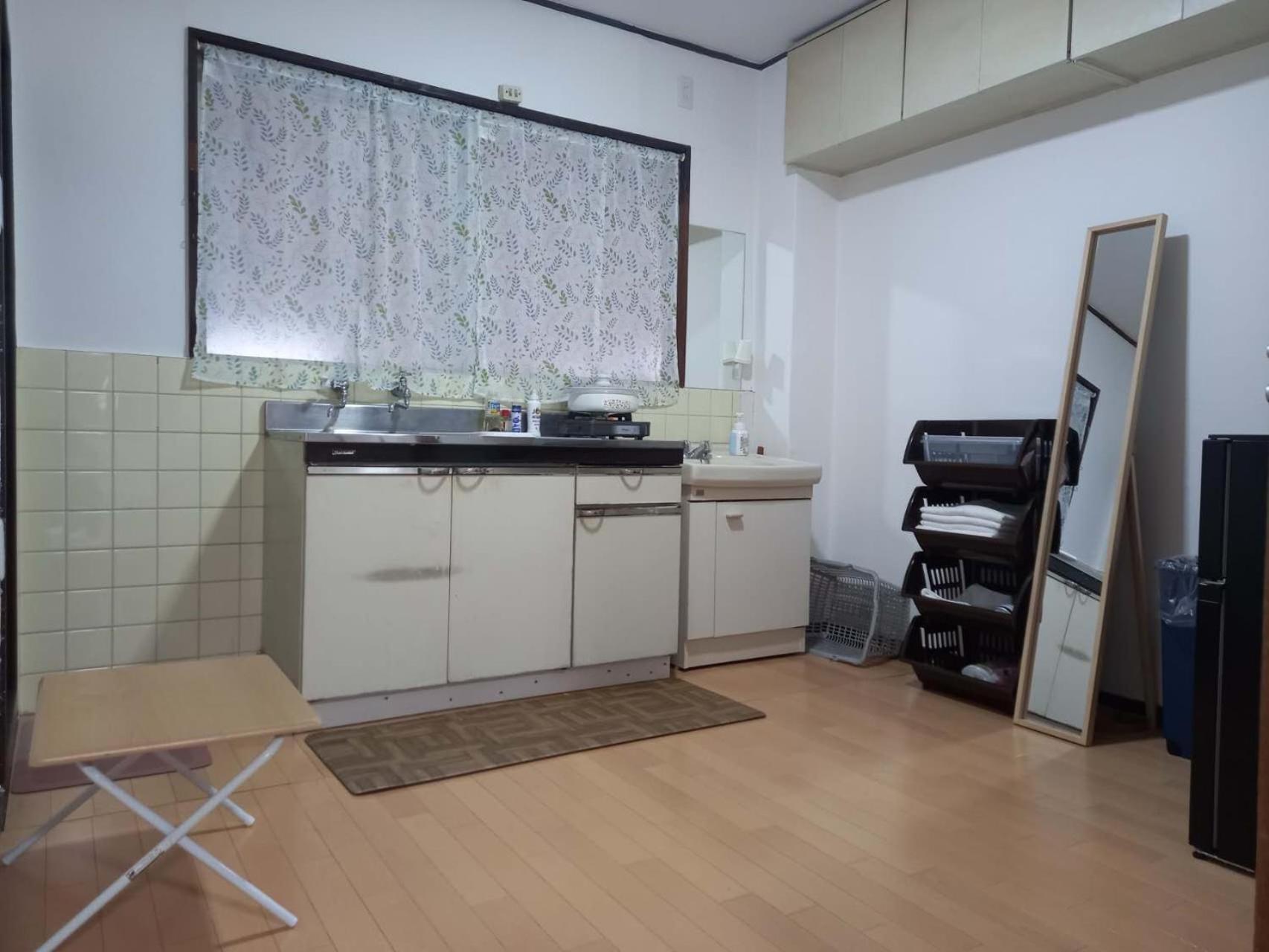Lucky House Guest House โอซาก้า ภายนอก รูปภาพ