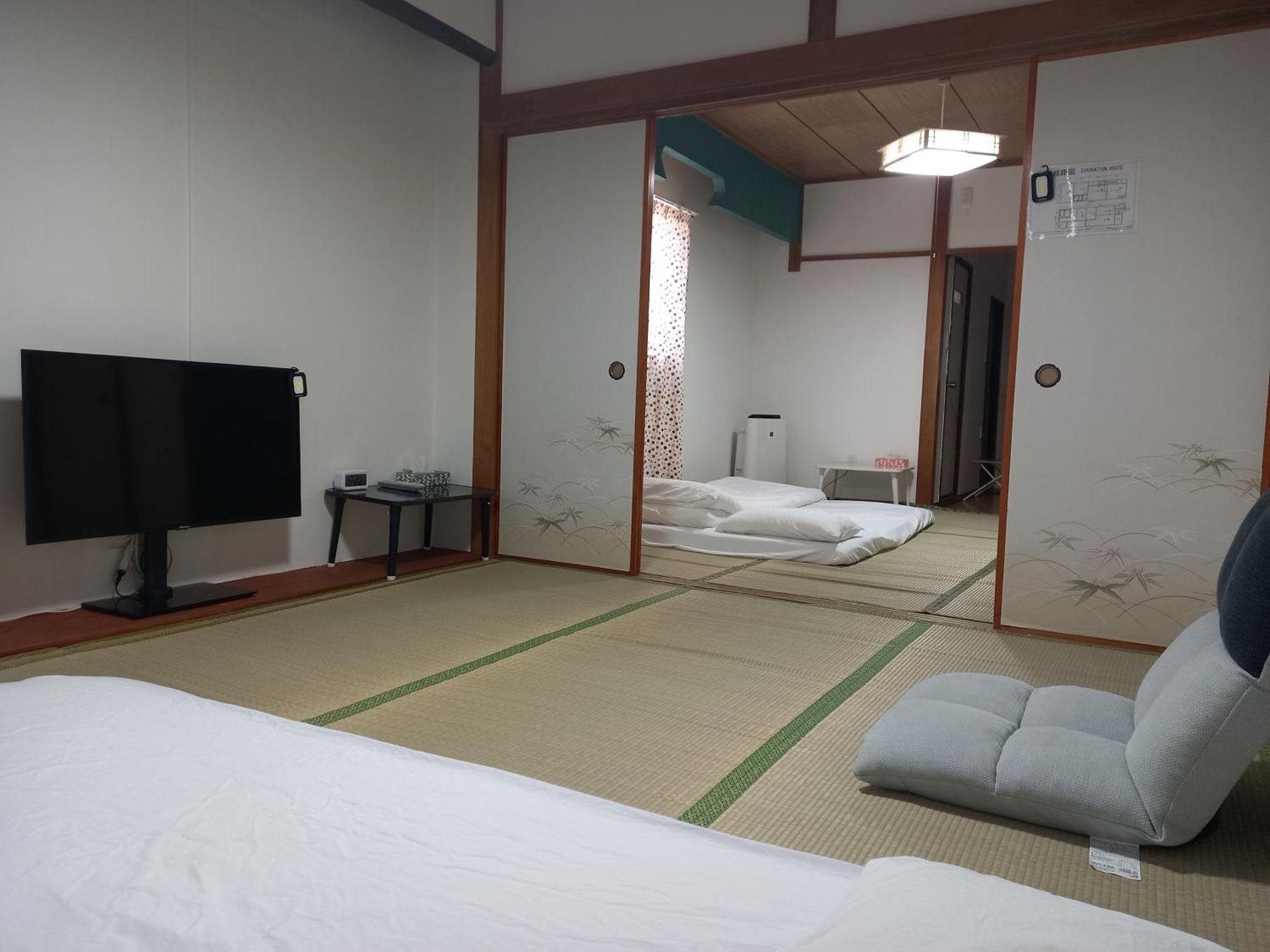 Lucky House Guest House โอซาก้า ภายนอก รูปภาพ