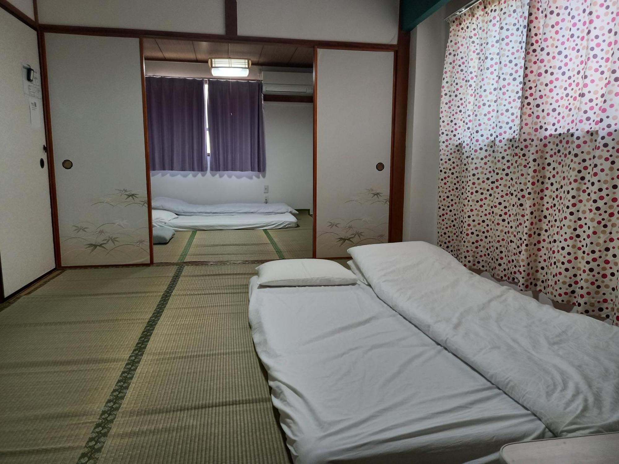 Lucky House Guest House โอซาก้า ภายนอก รูปภาพ