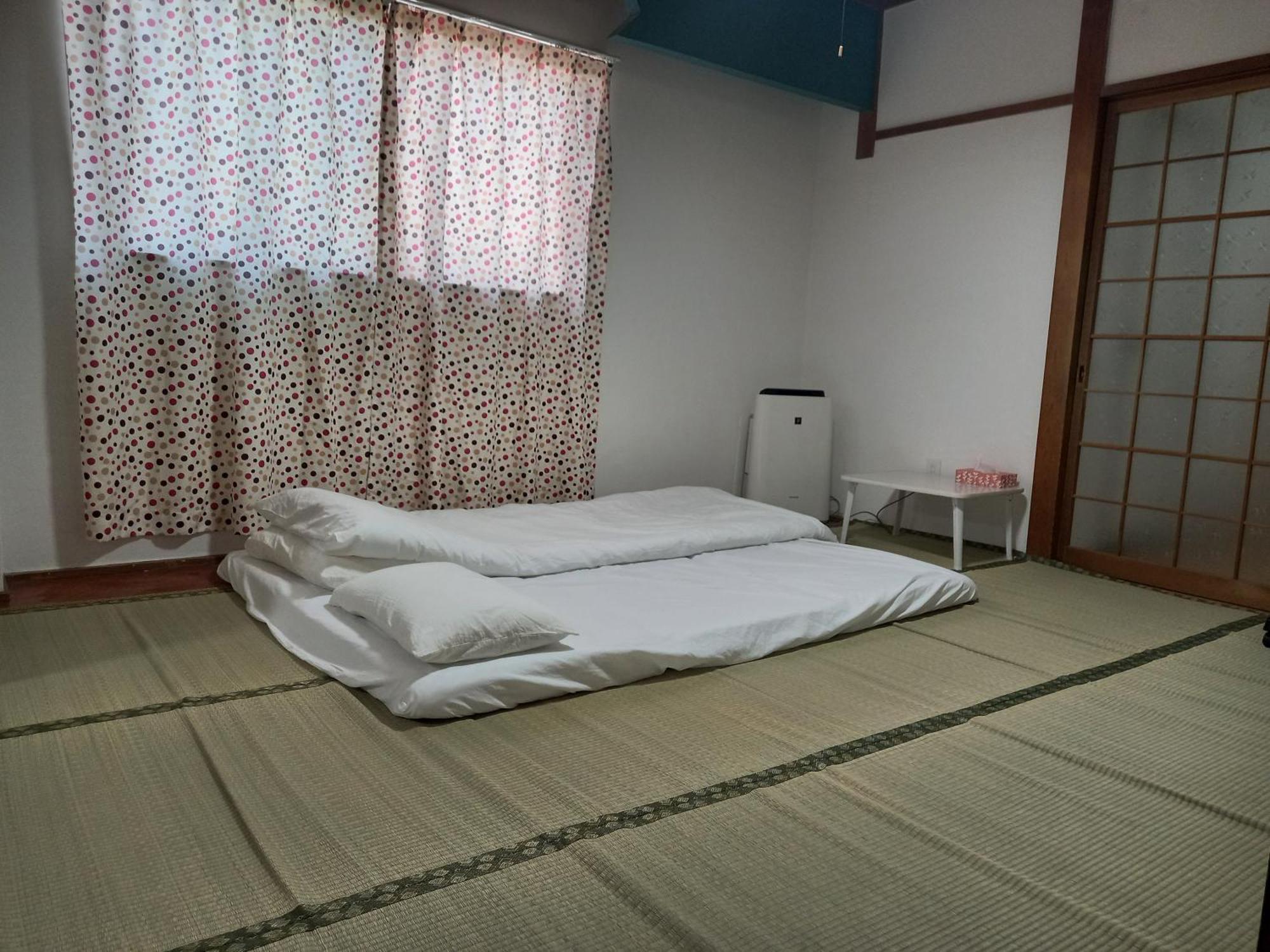 Lucky House Guest House โอซาก้า ภายนอก รูปภาพ